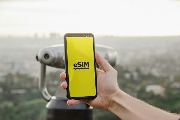 Découvrez les avantages d'une eSIM transparente à Oman